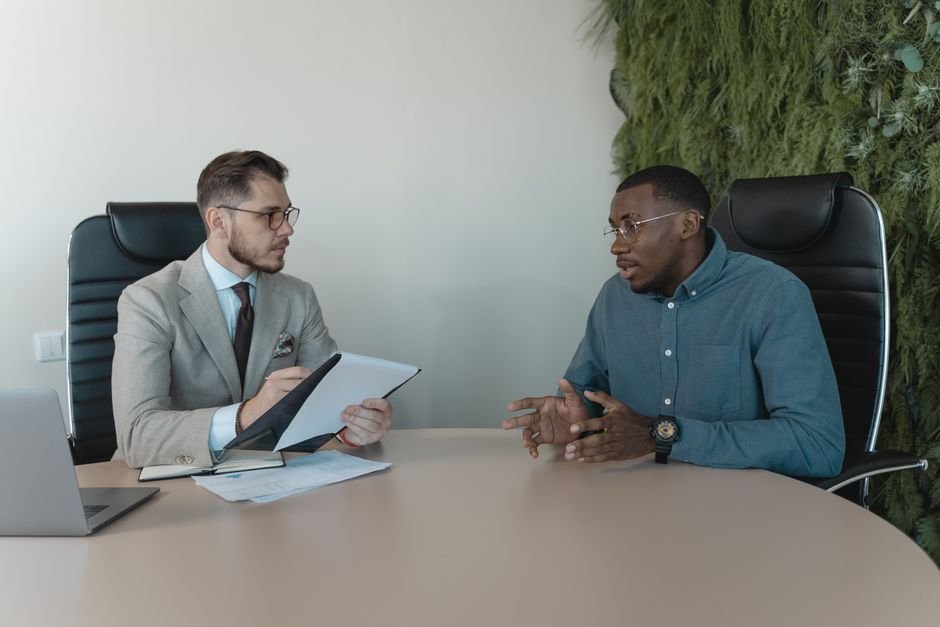 Entreviste possíveis clientes antes de gastar um real